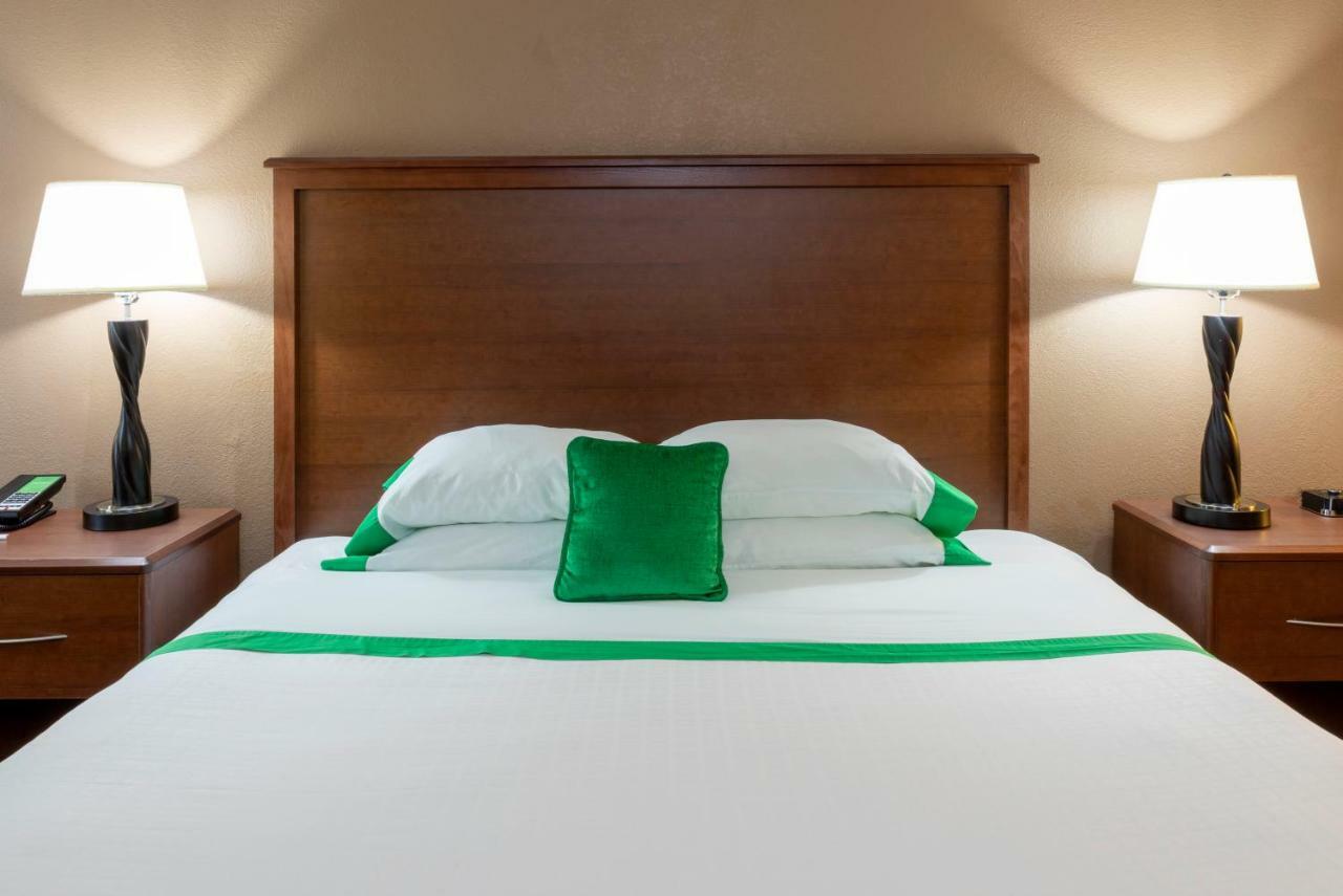 Hotel Med & Mayo Clinic Area 2*